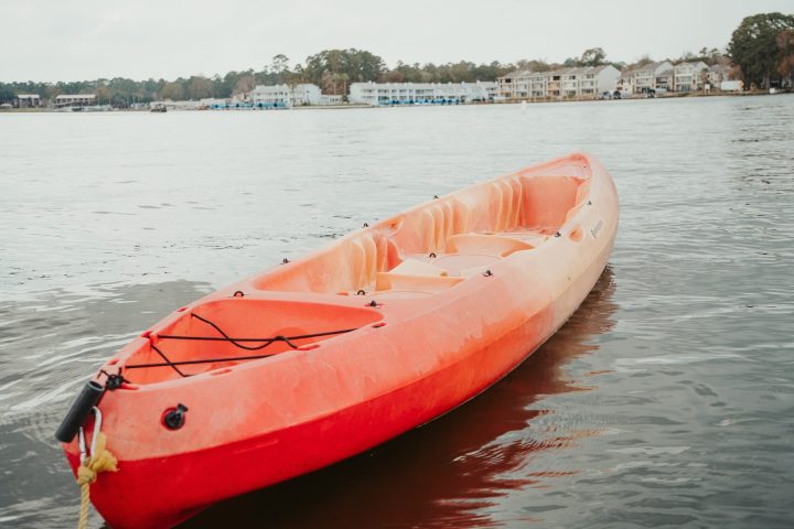 a small boat in a body of water