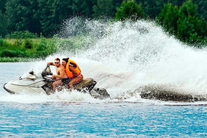 a small boat in a body of water